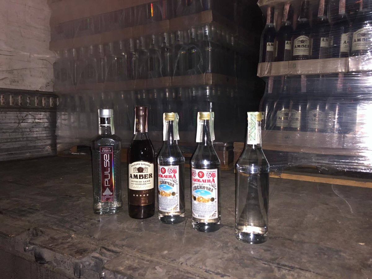 💥В районі проведення ООС затримано вантажівку із
1⃣2⃣,6⃣ тисячами пляшок алкоголю bit.ly/2UP7NTO