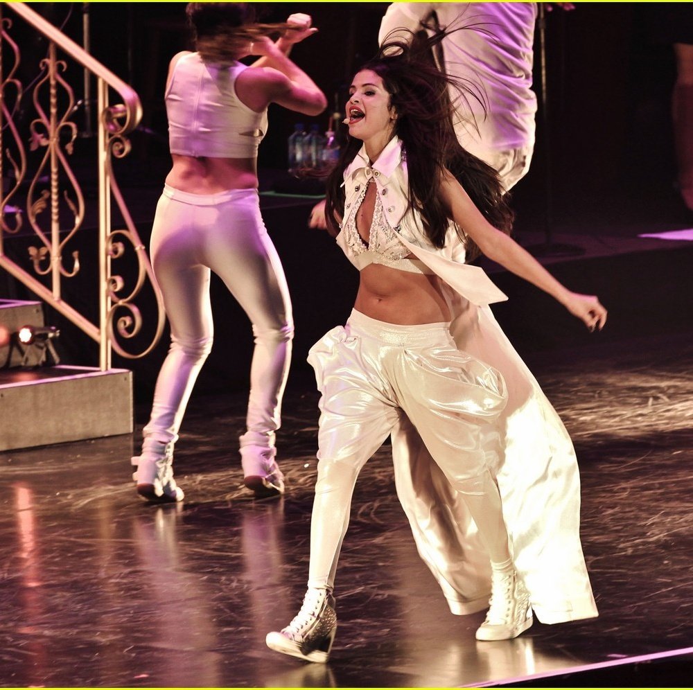 A Rockstar #SelenaIsRare