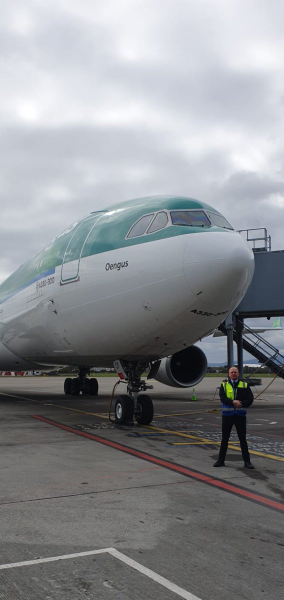 RDFRepAssoc's tweet photo. More reservists on the frontline against #COVID19. Lukasz Gancarz is a Flight Lead Officer @AerLingus & currently a member of the team responsible for preparing, dispatching, loading/unloading PPE/med flights to Beijing. Lukasz is a Pte (AR) @7_Inf_Bn D Coy 🇮🇪 @defenceforces https://t.co/wNNU6G1aC0