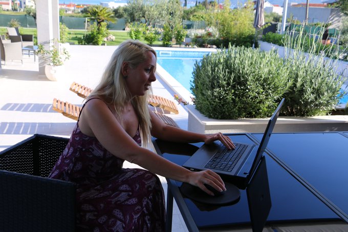 Rufe mich jetzt auf meiner Hotline an  https://t.co/zZu3K0RPRt  https://t.co/lmA9L4QKgd    unter 09005001169009<a href="/tag/blond"class="tags"><span>#blond</span></a><a href="/tag/rt"class="tags"><span>#rt</span></a><a href="/tag/retweet"class="tags"><span>#retweet</span></a><a href="/tag/dessous"class="tags"><span>#dessous</span></a><a href="/tag/singles"class="tags"><span>#singles</span></a><a href="/tag/annabelmassina"class="tags"><span>#annabelmassina</span></a>