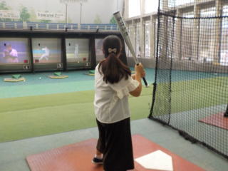 ガンバロウ野球大会 Twitterissa 大会へ応援のメッセージと写真いただきました 年も現状は予定通り5月16日 土 より開催いたします コロナ影響が強い場合は6月からのスタートになるかもしれません バッティングセンター素敵ですね 女性マネージャーさんと女性