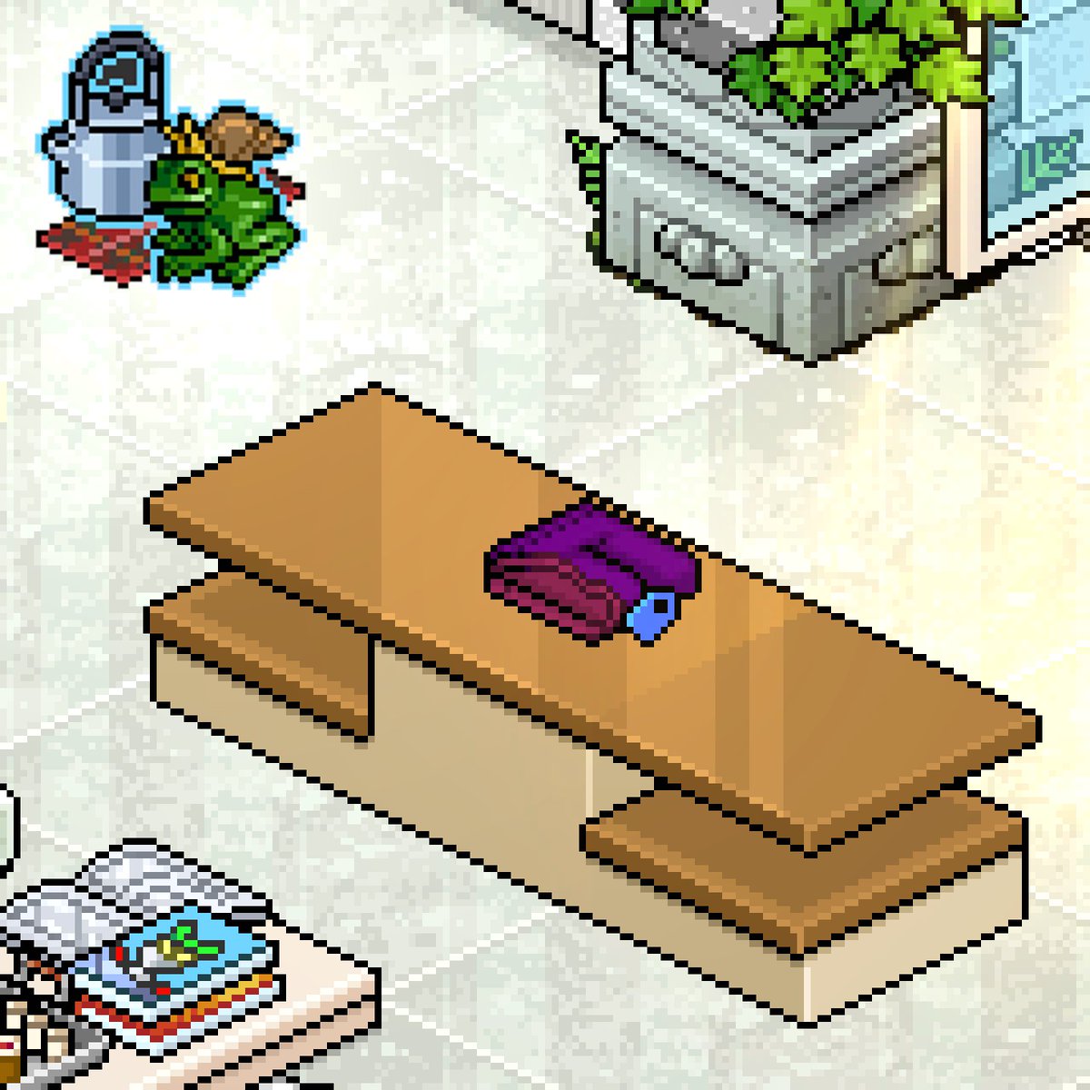 **GIVEAWAY**

Retweet this tweet to have a chance of winning the item and badge pictured below! Only 30 available.

#Habbo