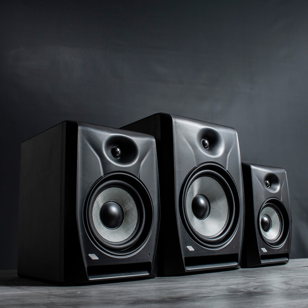 Baxshop's tweet image. Op zoek naar een goede, en vooral betaalbare, studiomonitor? Dan zijn de Eikon-serie actieve studiomonitoren van Proel misschien iets voor jou. Degelijke aansluitingen, goede klank, klaar voor de mixage! 🔊 #proel #eikon #studiomonitor #studio #producer dlvr.it/RT1bQn