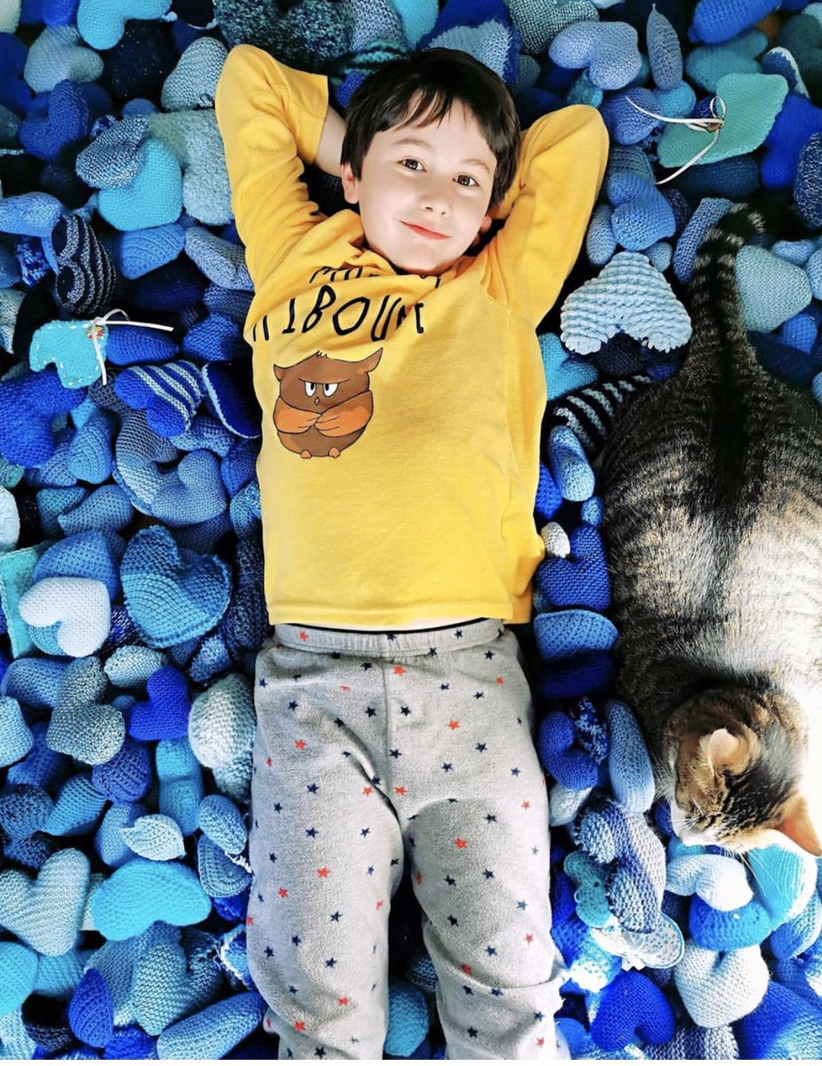 Ninoo_Asso's tweet photo. 2 avril journée internationale de sensibilisation à l’autisme ! Prenez vous en photo avec des des cœurs 💙 inondez les réseaux ! Nous reposterons vos photos 💙 #loveisthemessage https://t.co/3dMQxviFVK