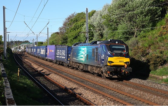 RAIL's tweet image. Government looks to bi-mode to fortify rail freight dlvr.it/RT1cSg