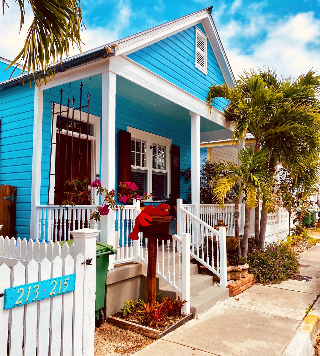 backyardsofkw's tweet photo. Itβs all about that baby blue and lobster π¦ mailbox life π.
-
#keywestflorida #keywestsunset #keywestlife #houses #cottagedecor #cottages #keywestfl #keywestfamous #keywestlife #keywestvacation #poolhouse #floridakeys #flkeys #keywest #cottage #keywesthouses #housebeautiful https://t.co/mkj6iwoF03