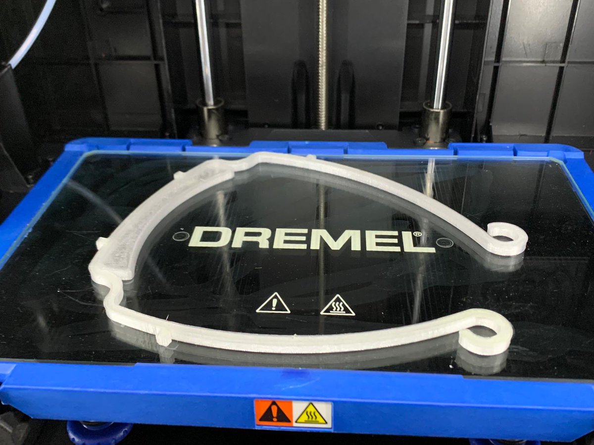 CroydonHigh's tweet photo. So proud of our magnificent @chs_art! No stopping them as they work from home producing parts for @nhs masks on the 3D printer & stitching masks for GPs. Go Mr R & Jan! #ownit2020 #gdstfamily #guidedhomelearning https://t.co/cPCavR3Q3S