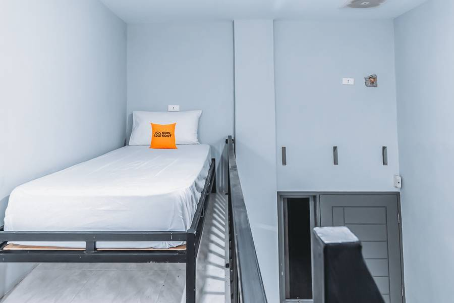 Kost khusus putri di Padang Bulan Selayang Medan. Lokasi kost strategis dekat Universitas Sumatera Utara, Fasilitas: Meja, Kamar Bebas-Rokok, Dapur, Dispenser Air, Layanan Kamar, dan Resepsionis 24 Jam kost.co/28536 #kostmedan #kosmedan #kostusu #sewakost