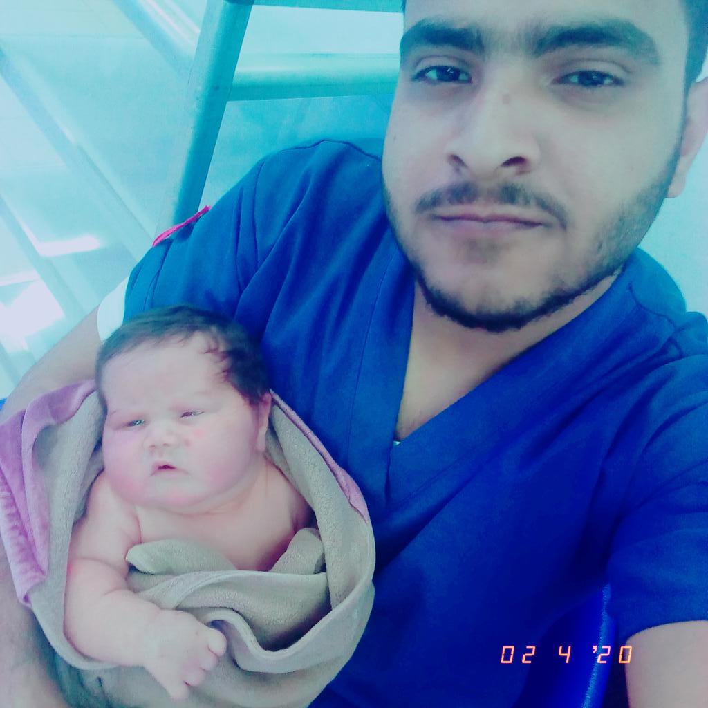 abdokamel00's tweet photo. الطفل  ده خدوده احلي من حياتي ربنا يبارك فيه ويحفظه 😂🖤 https://t.co/HhB9Gdk3Rg