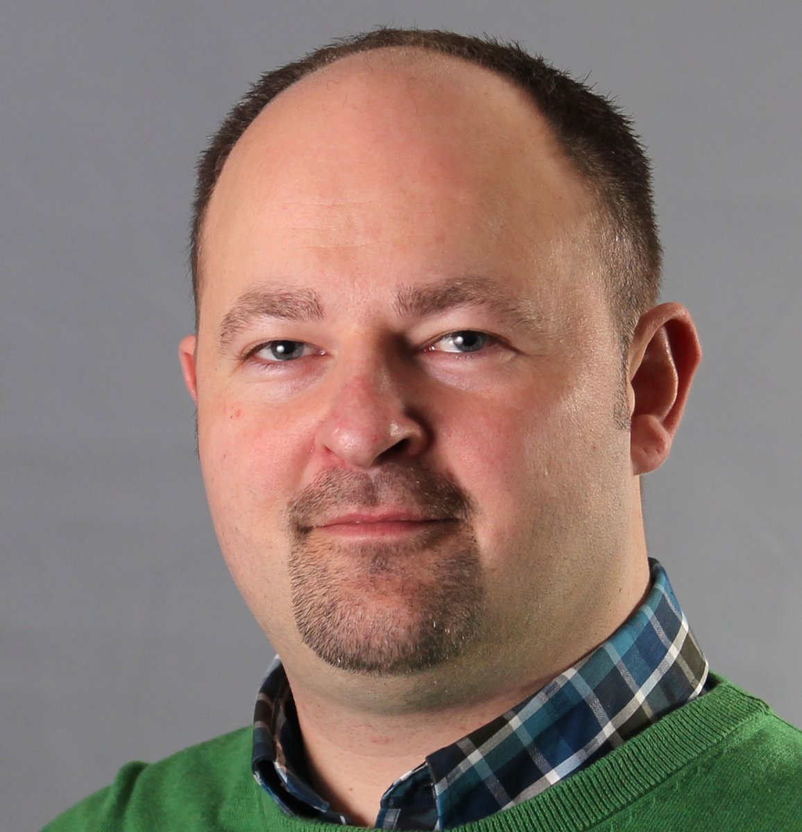 Colas_Danmark's tweet photo. Colas har udnævnt Thomas Jørgensen til ny regionsdirektør for Colas’ afdelinger i Jylland og på Fyn. Udnævnelsen sker i forbindelse med, at virksomheden har sammenlagt sine to distrikter i Jylland. Tillykke til Thomas. 
Læs mere her https://t.co/JjO1itMiZv https://t.co/rgBX733GGn