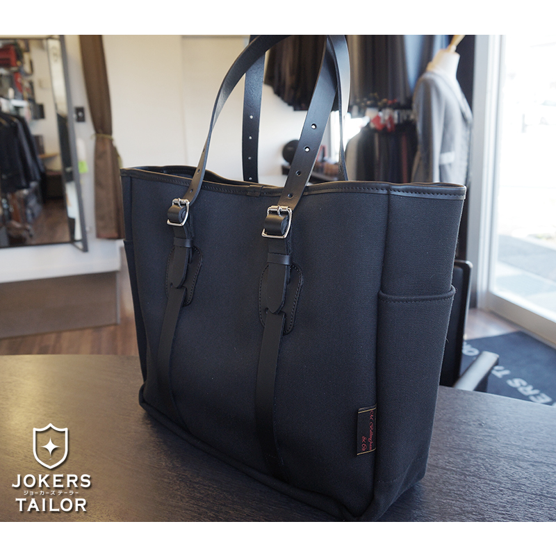 JokersTailor's tweet photo. 1875年創業の、歴史ある英国ブランド「#TUSTING(#タスティング)」のトートバッグが入荷致しました。
数に限りがあるためお早めにお声掛けください。
https://t.co/wE7ZO3HkB6
#山梨 #山梨県 #スーツ #オーダースーツ #オーダーメイド #オーダー #タキシード #テーラー #甲府市 #甲斐市 #富士吉田市 https://t.co/7JRafTcx78