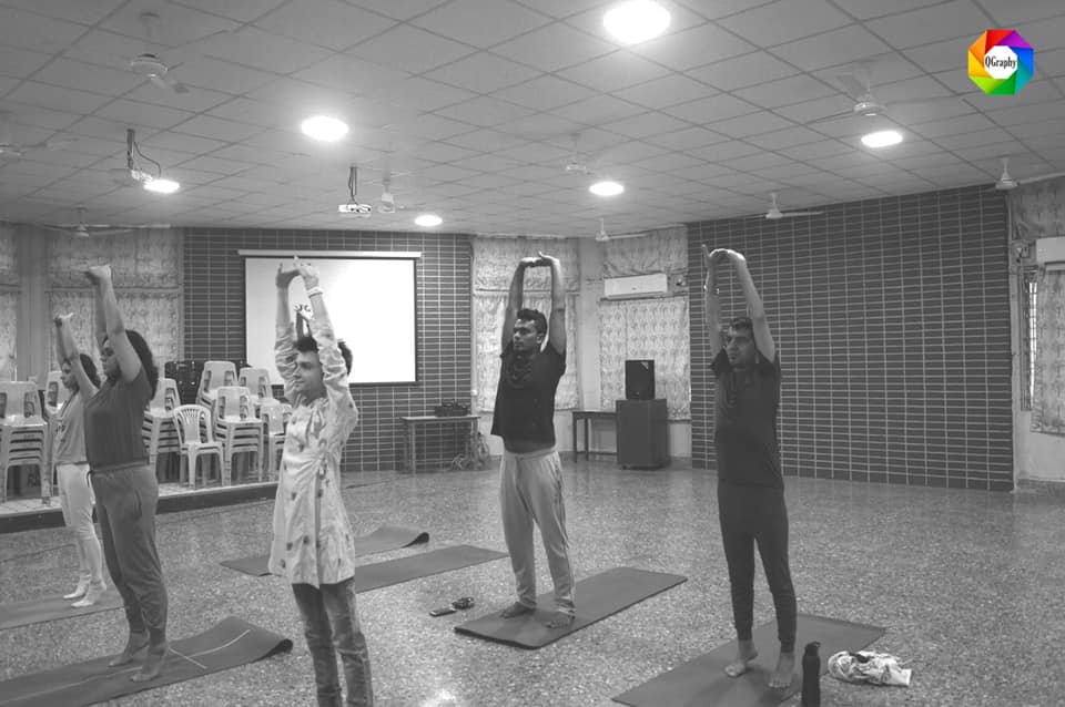 queer_azaadi's tweet photo. YogaY 2020 was organised by Queer Hindu Alliance on 26th January 2020 as a part of Queer Azaadi Mumbai Pride events.
Picture credit: QGraphy
#QAM #YogaY #QueerHinduAlliance #BringitOn #Yoga #Fitness #MumbaiPride #MumbaiPride2020 #LGBT #LGBTQIA #MumbaiLGBT #IndiaLGBT https://t.co/GWO3eo5r50