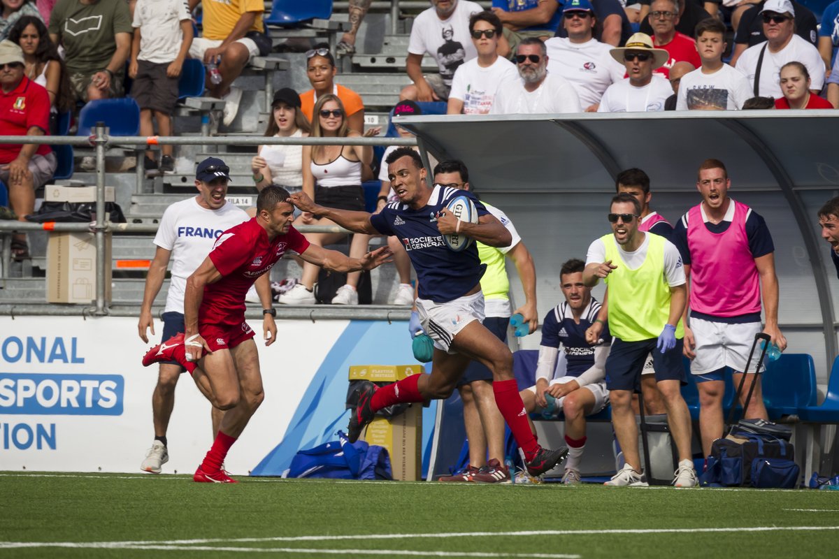 FFSportU's tweet photo. En cette période de #confinement, retour sur les temps forts du sport universitaire français en 2019 🇫🇷

#FlashbackFFSU N°9 : les équipes de France de rugby à 7 décrochent 2 médailles aux #Universiades de #Napoli2019 : l'argent pour les filles, le bronze pour les garçons🏉🥈🥉 https://t.co/NA8xVlaSTh
