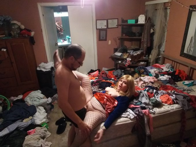 Check out my newest hottest video yet!! XOXO Spicyselena  Spicyselena getting fucked! https://t.co/uelFhr92M5