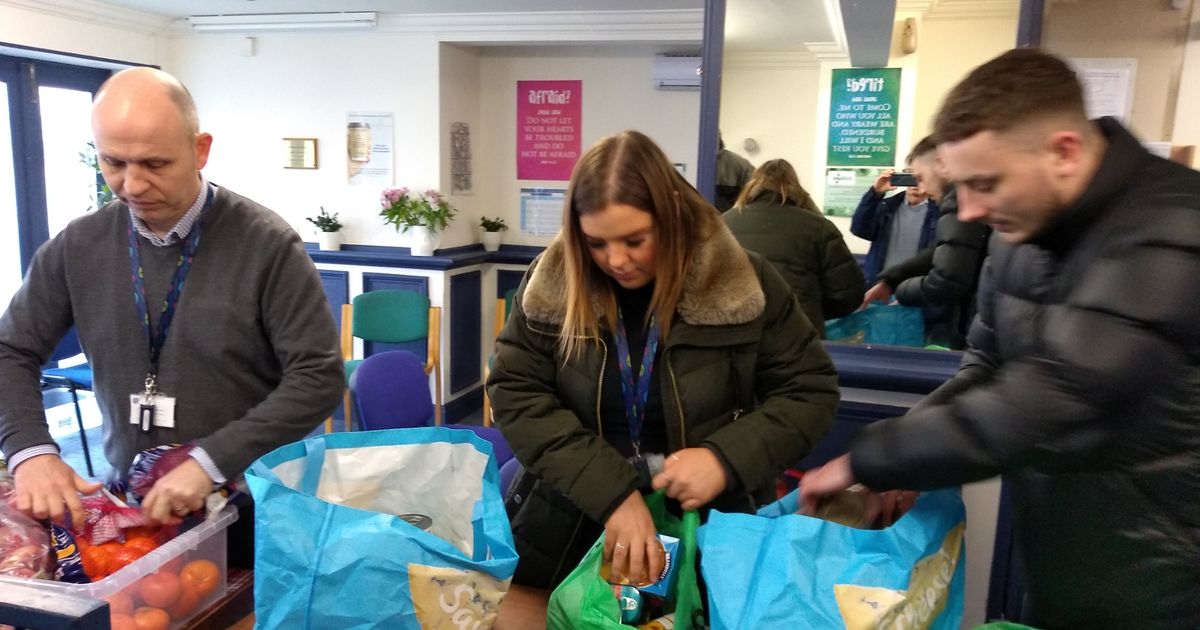 From the NHS heroes putting themselves at risk to treat others to the local shopkeepers going out of their way to make sure no-one goes without, all over the region people are doing amazing things.

Learn more: manchestereveningnews.co.uk/news/greater-m…