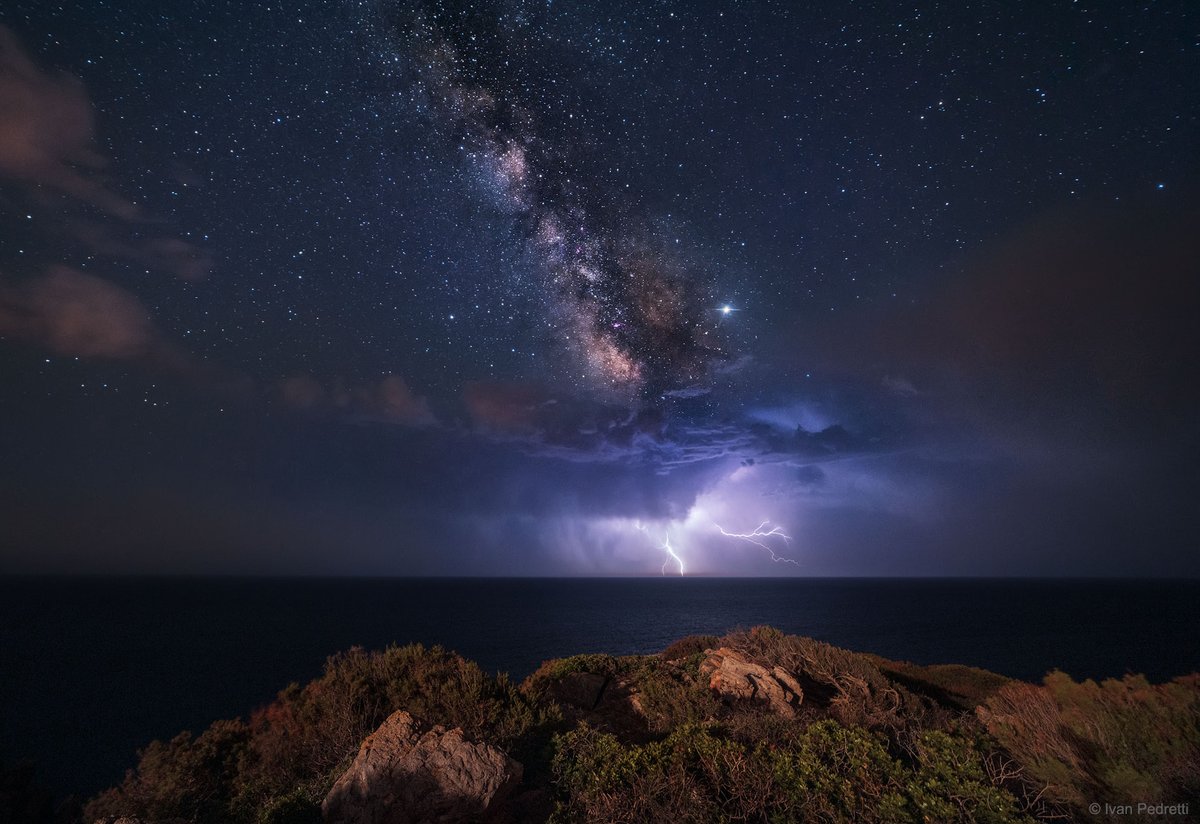 Space photo moment - Electric Night by Ivan Pedretti ( https://apod.nasa.gov/apod/ap191204.html)