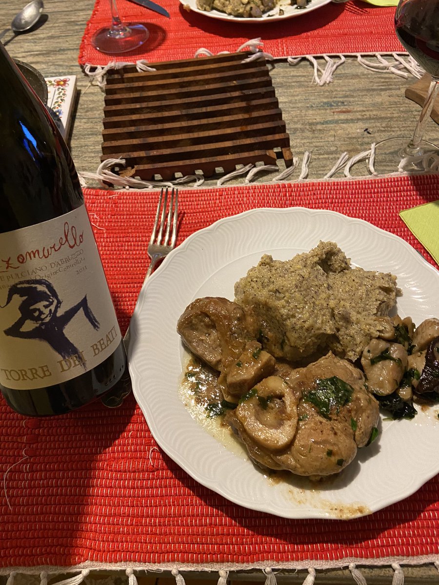 MarcoPersenico's tweet photo. What a perfect #pairing #mazzamurello #montepulciano https://t.co/I5gttlpNfh