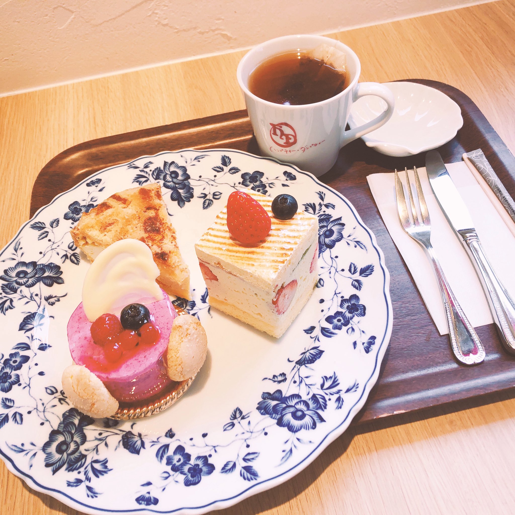 吉田有希 ハンプティーダンプティー サンキューエリアにあるお店で 美味しいケーキや洋菓子がたくさん 甘くて幸せな香りの中で食べるケーキは格別です 皆様も是非に ケーキ ハンプティーダンプティー 尾張旭 私のオススメはタンブラン