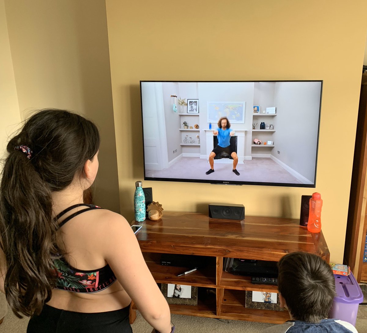 KeriHarris36's tweet photo. Morning workout with @thebodycoach 🥵🥵🏃🏻♀️🏃🏻@misssgilbey95 @scarroll95 @MrPhill47341303 #EnjoyExercise #KeepingActive https://t.co/pv1RBxeDeX