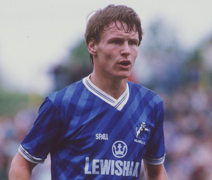 Happy 54th Birthday Teddy Sheringham, a footballer of real class and wearer of some fine kits in his time. 