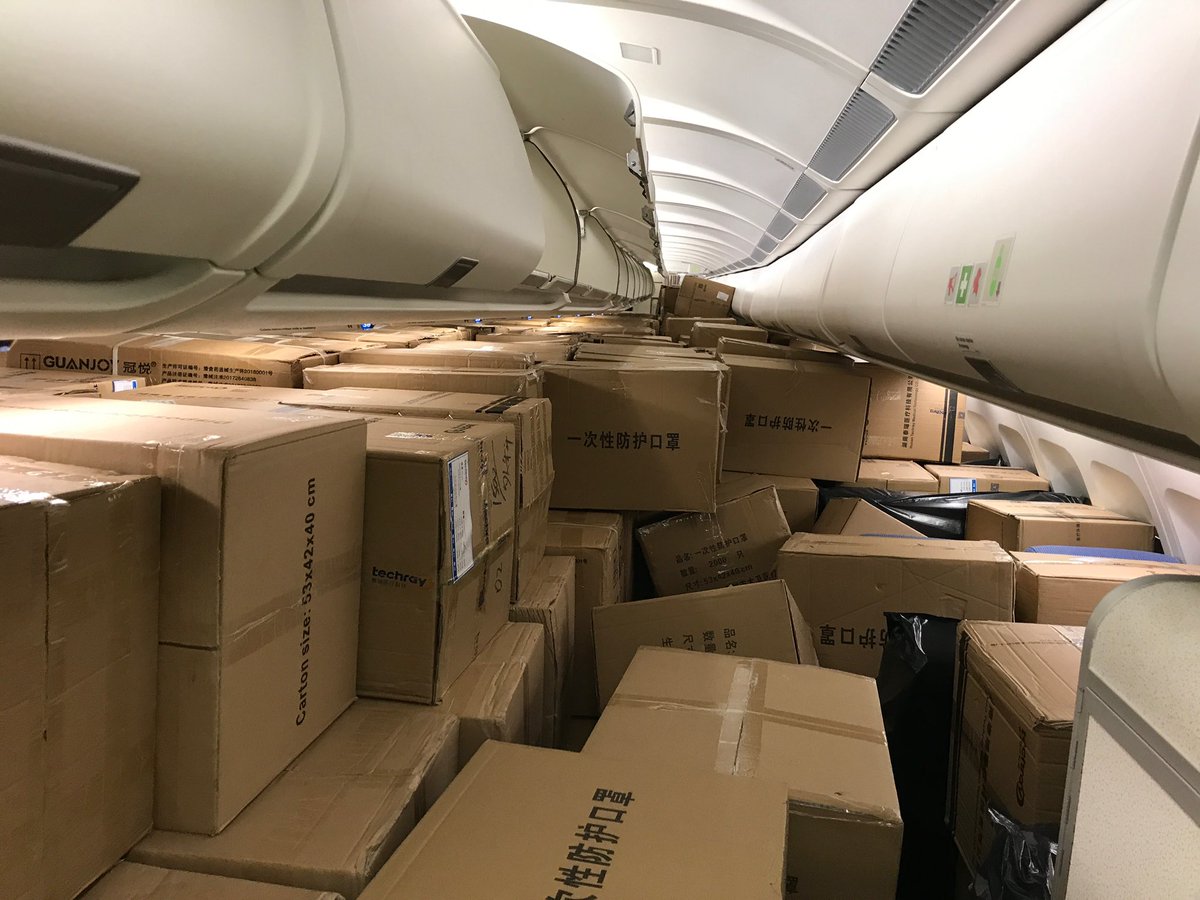 vpecresse's tweet photo. Notre deuxième commande de masques est bien arrivée cette nuit. La région va continuer à les distribuer aux personnels soignants médecins, infirmiers, pharmaciens, aux EPHAD, aux associations humanitaires mais aussi aux départements et aux maires qui en manquent cruellement https://t.co/8ZQC6lFXLw