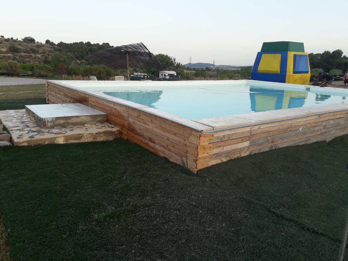 Muy pronto estaremos disfrutando de la piscina en Waypark  
animos campeones.