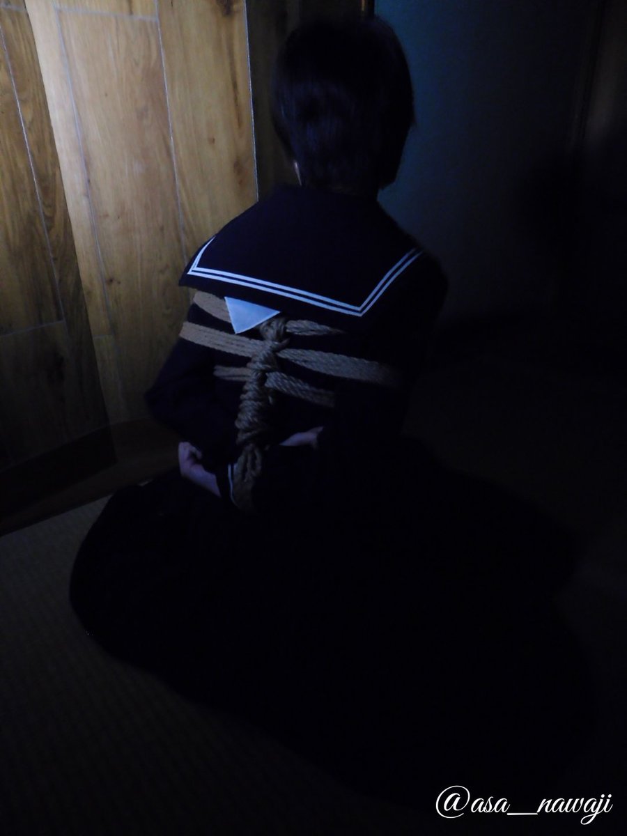 セーラー服　監禁  / X