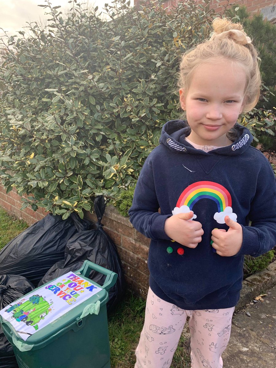 Stebonheath4's tweet photo. A very thoughtful and creative message this morning from Sophia in Year 2! We are very proud of your kindness! 🌈🥰 #heroes #staysafe https://t.co/mCdS2SDwDp