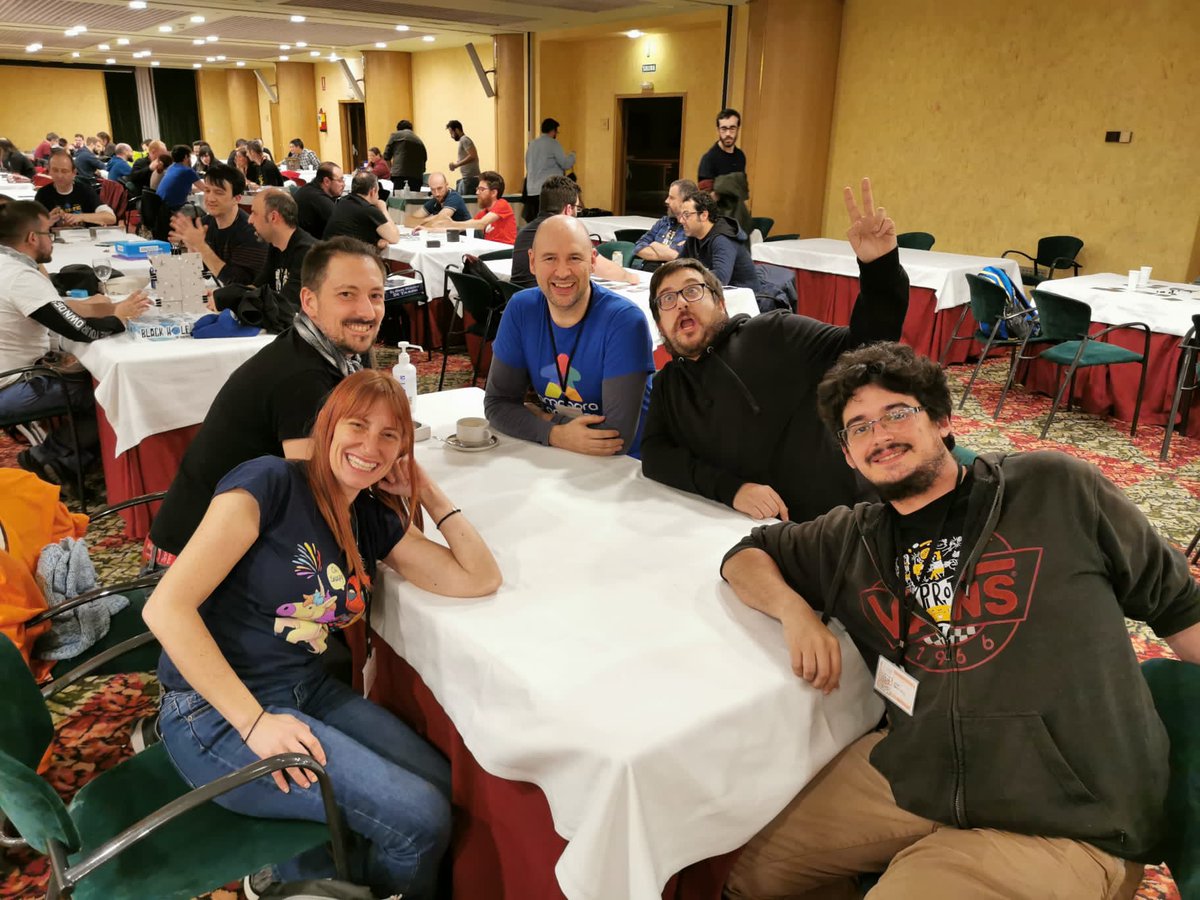 PerrolokoGames's tweet photo. Recordando nuestra última salida, al #PyT2020 de @asociacionludo. Allí nos encontramos con muchos  amigos, juegos que probar y consejos que recibir que, ahora que estamos en casa, tenemos tiempo de estudiar y acoplar a los protos. No todo iba a ser malo en esto del fin del mundo. https://t.co/0kadWjsMcZ