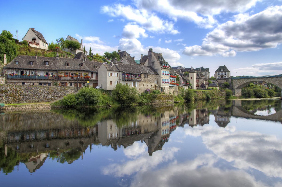 GroupePVCP's tweet photo. Aujourd'hui, direction la #Corrèze ! Située à #Argentat sur les bords de la #Dordogne, la résidence @Pierre_vacances #LesBellesRives est bordée d'un cadre naturel époustouflant pour le plus grand plaisir des amoureux de #nature. #PVCPChezVous #PrenezSoinDeVous https://t.co/kU6CzhBNkf
