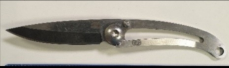 MerPolKnowsley's tweet photo. #OpTarget - 20yr old #Huyton male arrested yesterday morning following the recovery of a #knife #drugs & #firearm. Officers patrolling Manor Farm Road, Huyton #stopsearched a male & vehicle which failed to stop shortly before midday. Driver tested #positive for #cannabis https://t.co/k8PRqAYK6E