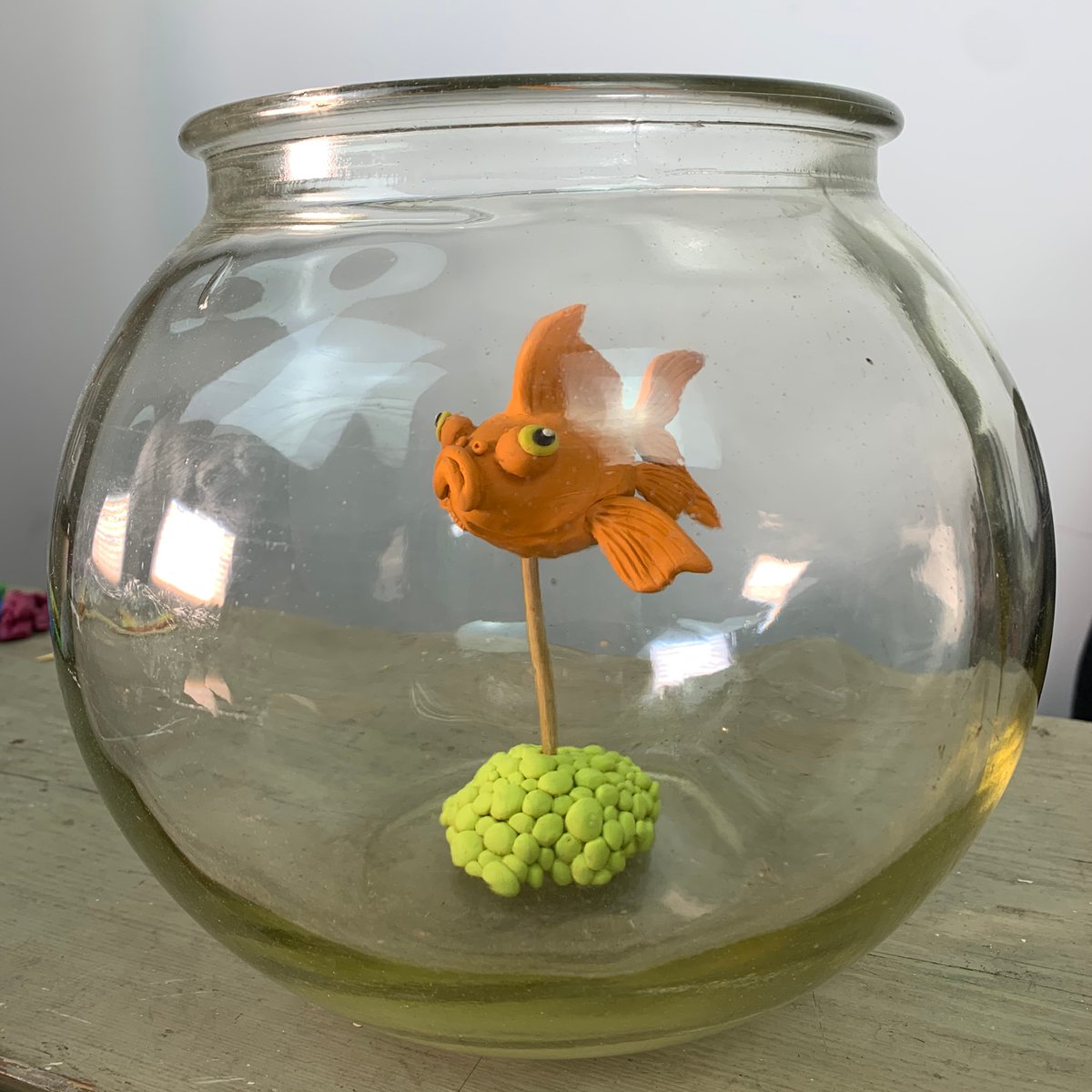 jimparkyn's tweet photo. Itโs Fishy Thursday!
This afternoon Iโll be posting a how-to video on my Instagram grid for these little fishy friends, so just a heads-up to look out for it and join in the fun :-)
#isolationanimation #iplaywithclay #jimparkynmodelmakingmethod https://t.co/9jHzoIP6Hq