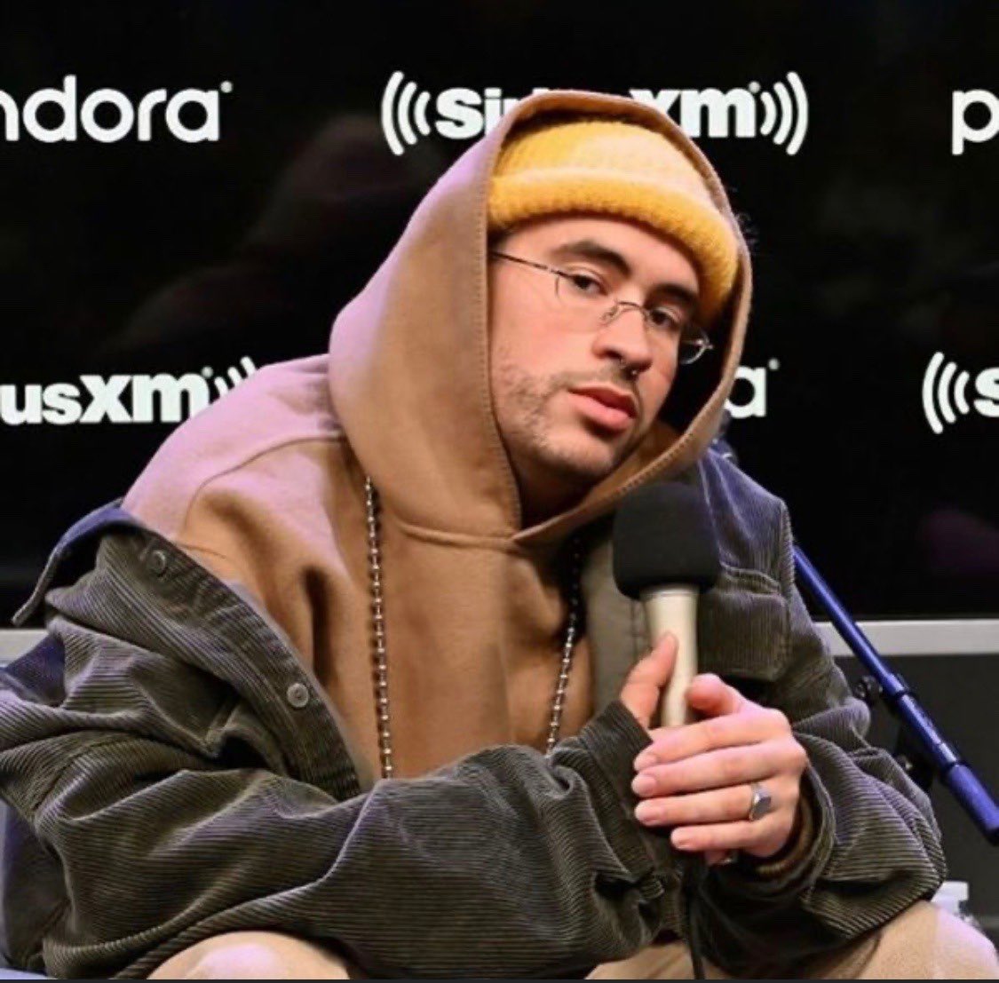 planet3rdeye's tweet photo. 🚨#BREAKING NEWS: LATIN ARTIST BAD BUNNY, has been diagnosed with the COCKBIG-19! let’s keep him in our prayers 🙏🏾🙏🏾 https://t.co/dAVvjdxXMr