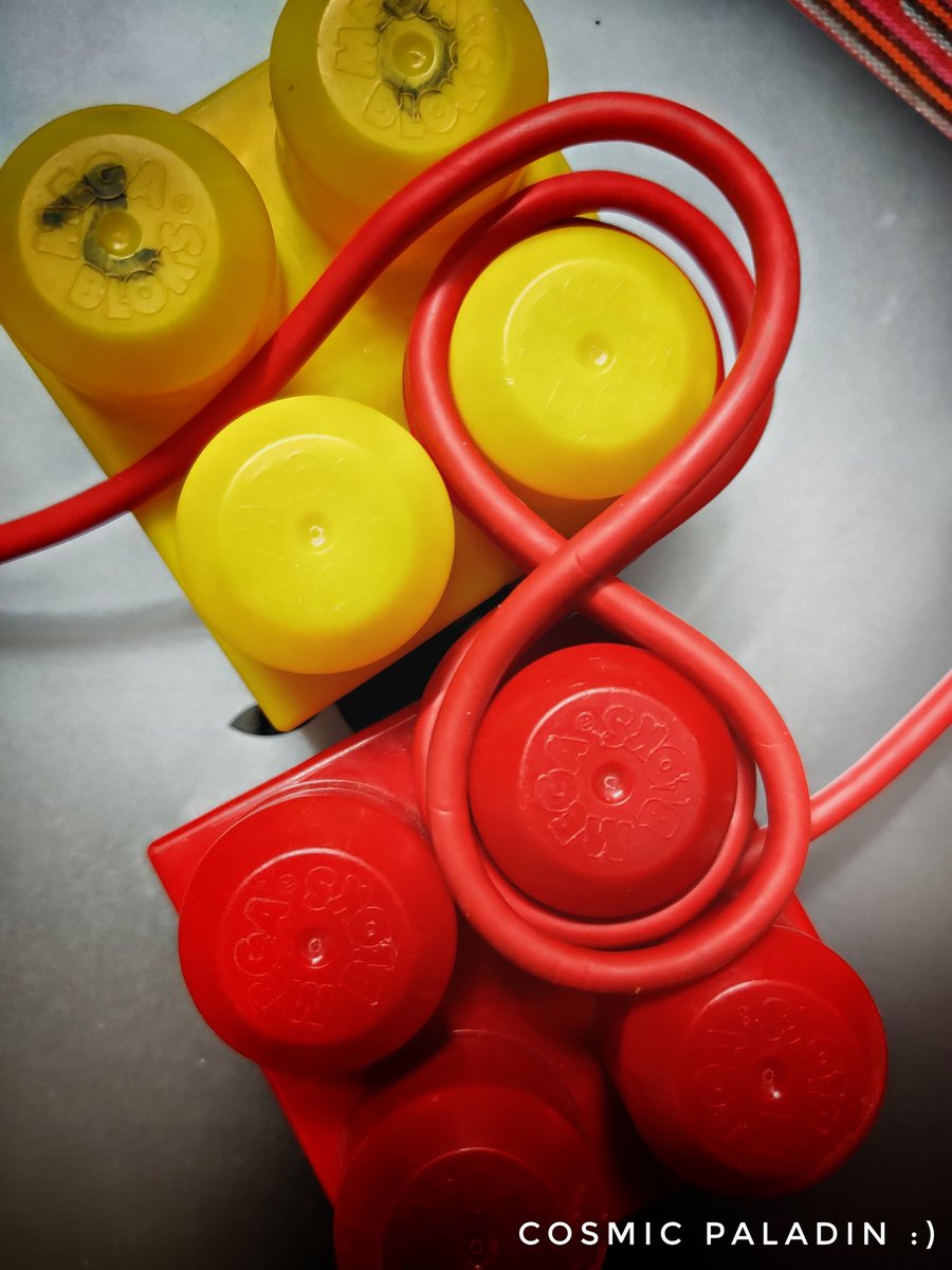 Cosmic_Paladin's tweet photo. @OnePlus_IN #IndoorsShotonOnePlus #Lockdown #Blocks #RedCable #OnePlus8 https://t.co/cEmWi85V4j
