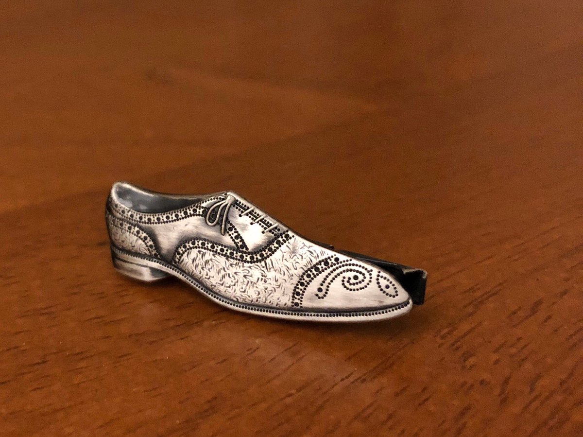 SyUnSyUn_SuKe's tweet photo. タイピンは靴にしました👞
会話のいいネタになりますように🙏 https://t.co/XEvIAKZ4O0