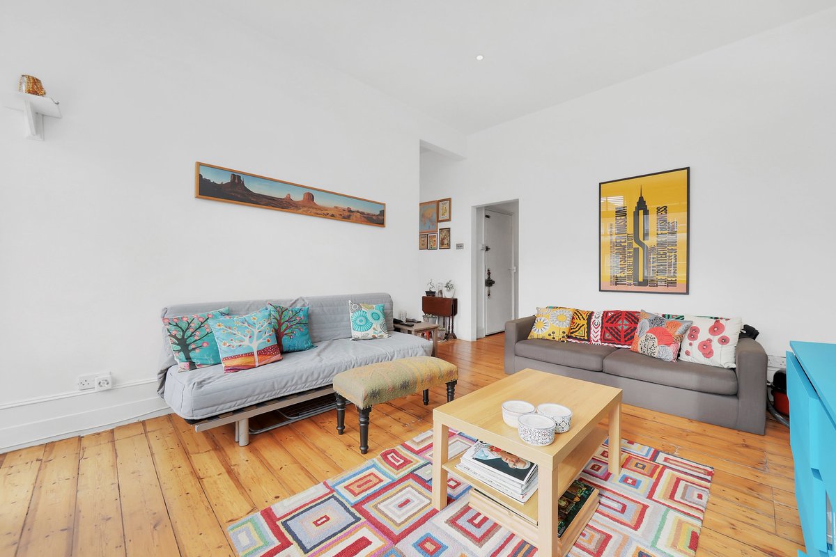 lt_worcester's tweet photo. 2 bed apartment on Plympston Road, NW6.  consisting of 2  beds &amp; a semi-open plan kitchen / reception area. transport links nearby Brondesbury &amp; Kilburn Station.
visit https://t.co/kgSSZDhpu2
#ForSale #London #Property #EstateAgent #NW6 https://t.co/ATwQv9VBsB
