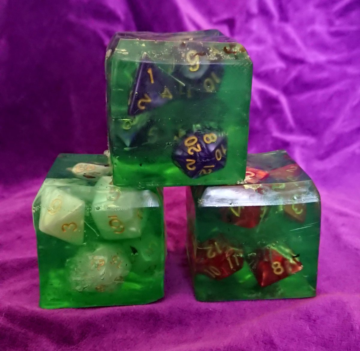 Most of my stock is made to order but I have the following premade items in stock that I can send off to you TOMORROW (I have to brave town for essentials)! See part 2 for a shopwide discount code... (1/2) #DnD  #ttrpg  #dice  #handmade  #supportsmallbusiness