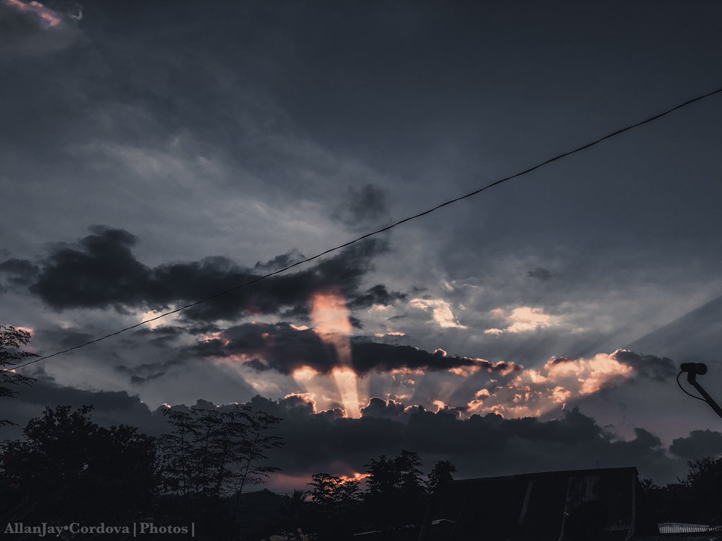 Lord Jesus, despite of everything we all bow down and adore you always , please help our nation❤️🙏🥺