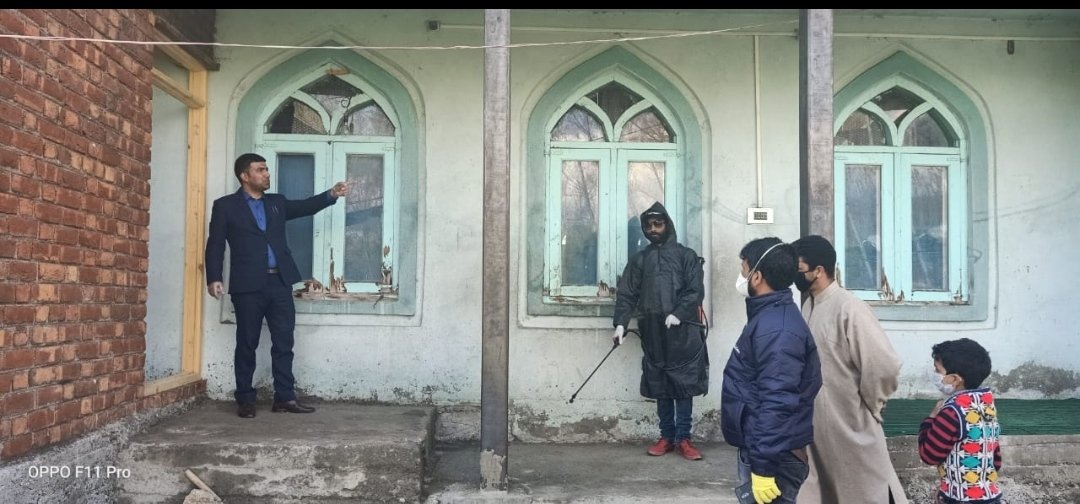 Team Municipal Council Ganderbal launches fumigation, Sansitization drive at Sindbal area of Ganderbal.
<a href="/DrJitendraSingh/">Dr Jitendra Singh</a> <a href="/EhsaanYousf1/">Ehsaan Yousf</a> <a href="/wanimajid14/">Wani Majid</a>