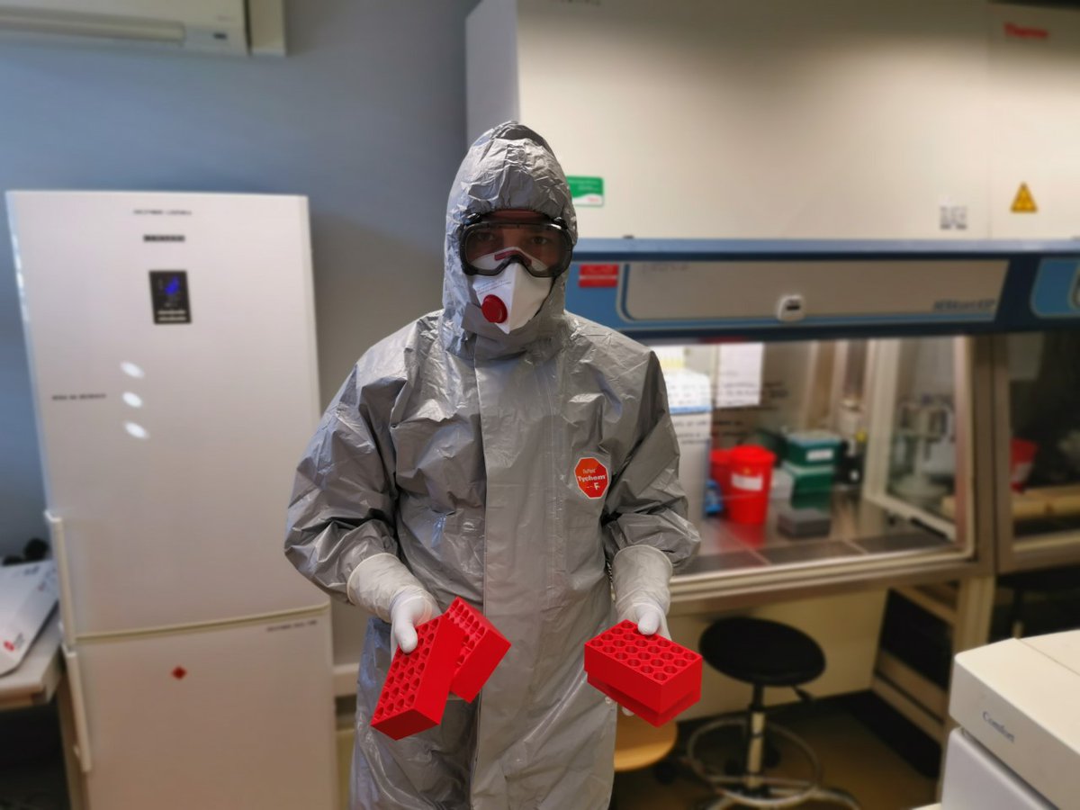unilodz's tweet photo. Dobrych ludzi nie brakuje! Dzięki nim w laboratorium na @umedlodz udało się już wykonać ponad 1000 testów na #koronawirus 
https://t.co/YGrrETyFM1
(fot. mat. prywatne)
@m_szkudlarek @marekjuskiewicz @pejot_l @piotr_weso @NAUKA_GOV_PL @lucekmas @MaStKowalczyk @888mhz @radiolodz https://t.co/5a2w2532Og