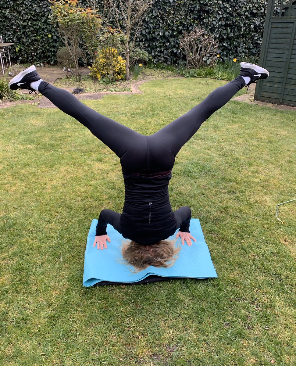 bes502's tweet photo. With the world turned upside down ..and we are all stuck inside, this doesn’t mean you can’t challenge yourself...so I’m taking myself back to my childhood and adding handstand, headstands and cartwheels into my daily routine! #ChallengeYourself #YouHaveTheTime #keepActive ❤️ https://t.co/hbhAzjFwmP