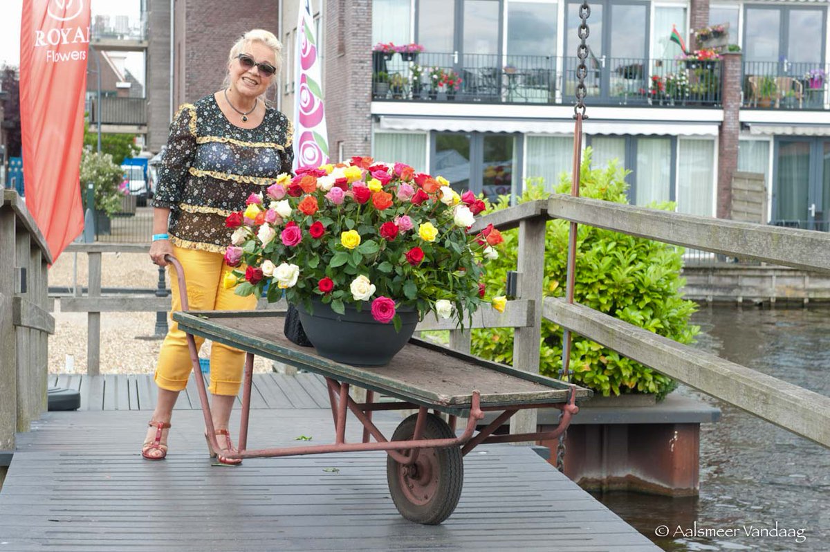 Het gaat wel door! Het gebeurt hooguit 1 x per jaar dat we onszelf moeten rectificeren #Moederdag <a href="/AalsmeerCentrum/">Aalsmeer Centrum</a> bit.ly/2wV9gQv