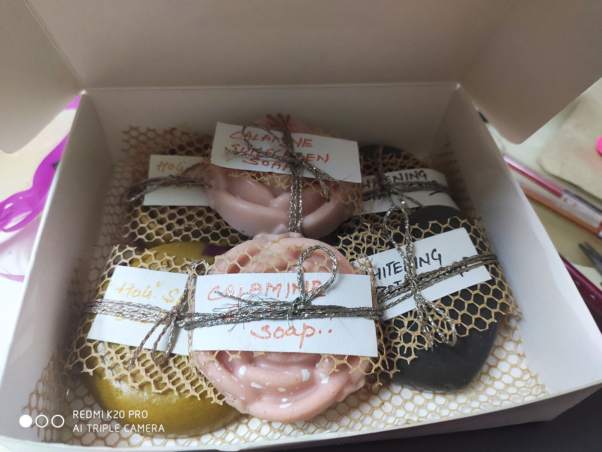 geetztandon's tweet image. Any growth &amp;amp; expansion takes consistent investment of time &amp;amp; commitment. Taking myself to the next level, I had persuade my hobby of mking handmade beauty products
@GeeknGlam
@sanchitabhartiy
#StayHomeStaySmart #kodakHDLEDTV #Android9