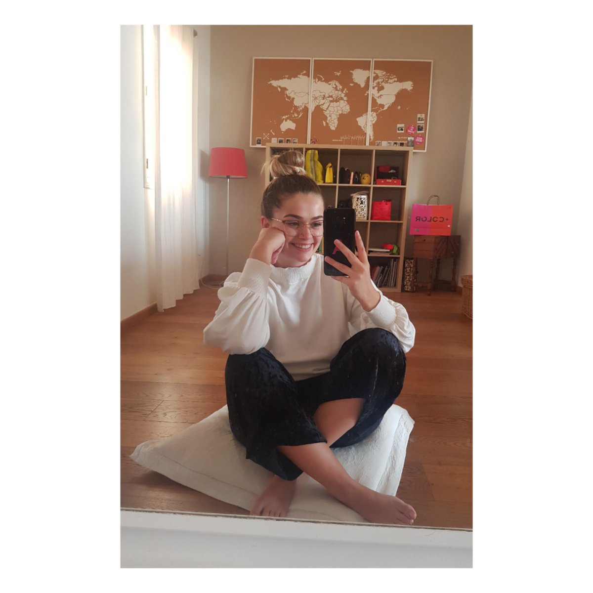 AlbaPrieto77's tweet photo. Ante la crisis mi #MiPlanC es seguir sonriendo en Casa 💛 #FelizCumpleEnCasa @Carolplanc !!😊
Desde la isla bonita de Mallorca te mando un beso y un abrazo. Nos vemos pronto 🥰 https://t.co/SutlphBMIS