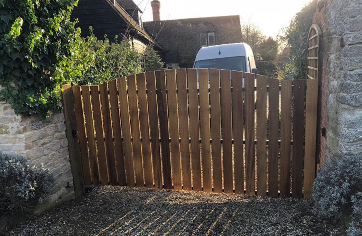 GatesGdr's tweet photo. Like a gate design but having trouble visualising it? Did you know we offer a gate imaging service? Simply send us a picture of the gate design and the area and we can create a mock up for you! Drop us a DM or email us at info@gdrgatesanddoors.co.uk #gdrgatesanddoors #gateimaging https://t.co/a52ASCMcN0