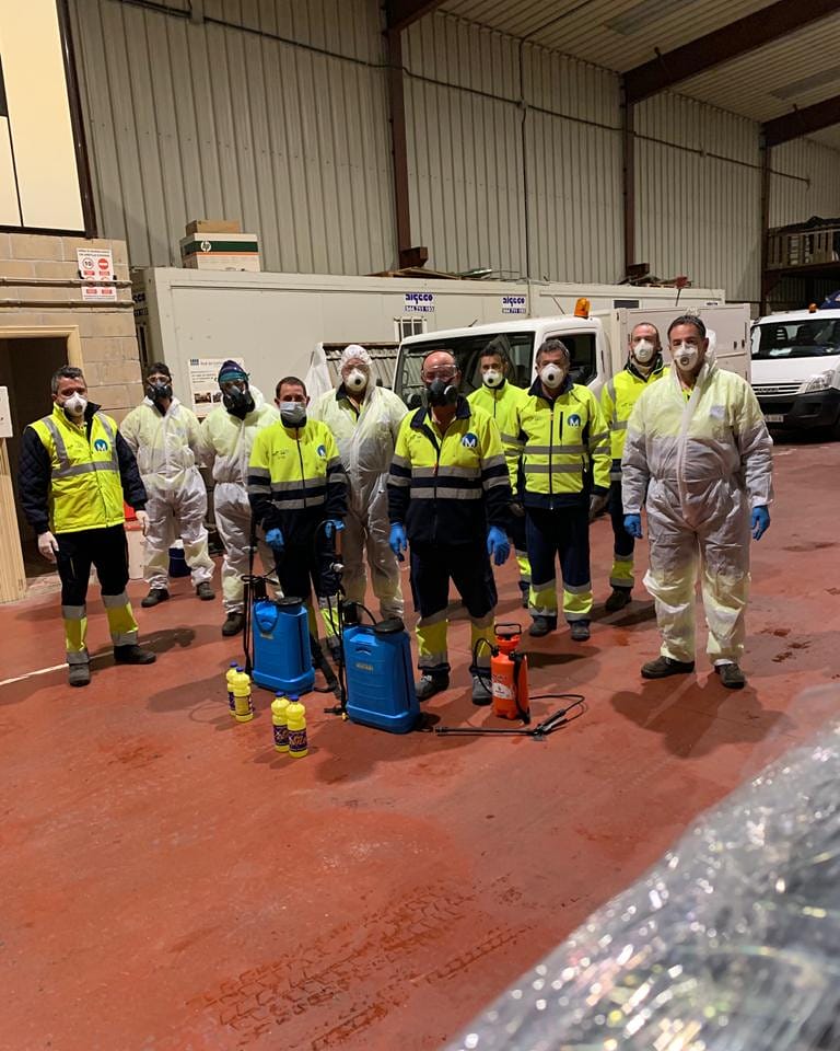 Muskiz's tweet photo. 👉Alarma egoera honetan udalerriko #garbiketa eta #zabor bilketa zerbitzuari eskerrak eman nahi dizkio #Muskizko Udalak, aurrera ateratzen ari den lan guztiarengatik.
Gu #etxean gera gaitezen, eurak ateratzen dira kalera. 🏠
Eskerrik asko! https://t.co/Zop2nTReJt