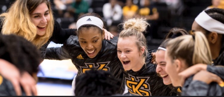 KSUOwlsWBB's tweet photo. #TBT to our Seniors first game suited up for Kennesaw State π€£ #2017 @_LexiMann_ @Breee_Hooverrr @favexlex @AgnusBerenato https://t.co/EI1gNYBx3D