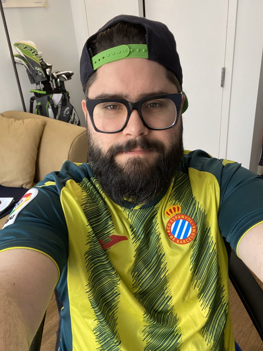 going across town for today’s kit: RCD Espanyol’s 2017/18 third jersey. I bought this at their stadium when I saw them take on Real Madrid, sat so close Zizou calling the shots
