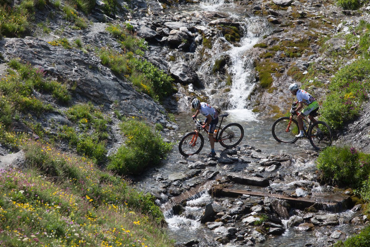CablePress's tweet photo. ¡Seguimos reviviendo los mejores momentos de la Iron Bike 2019!

La segunda etapa, marcada por el ascenso al Monte Bellino, nos dejó imágenes espectaculares.

#ironbike #cycling #mtb #sport #alps #italy #cablepress https://t.co/FUDexstqJR