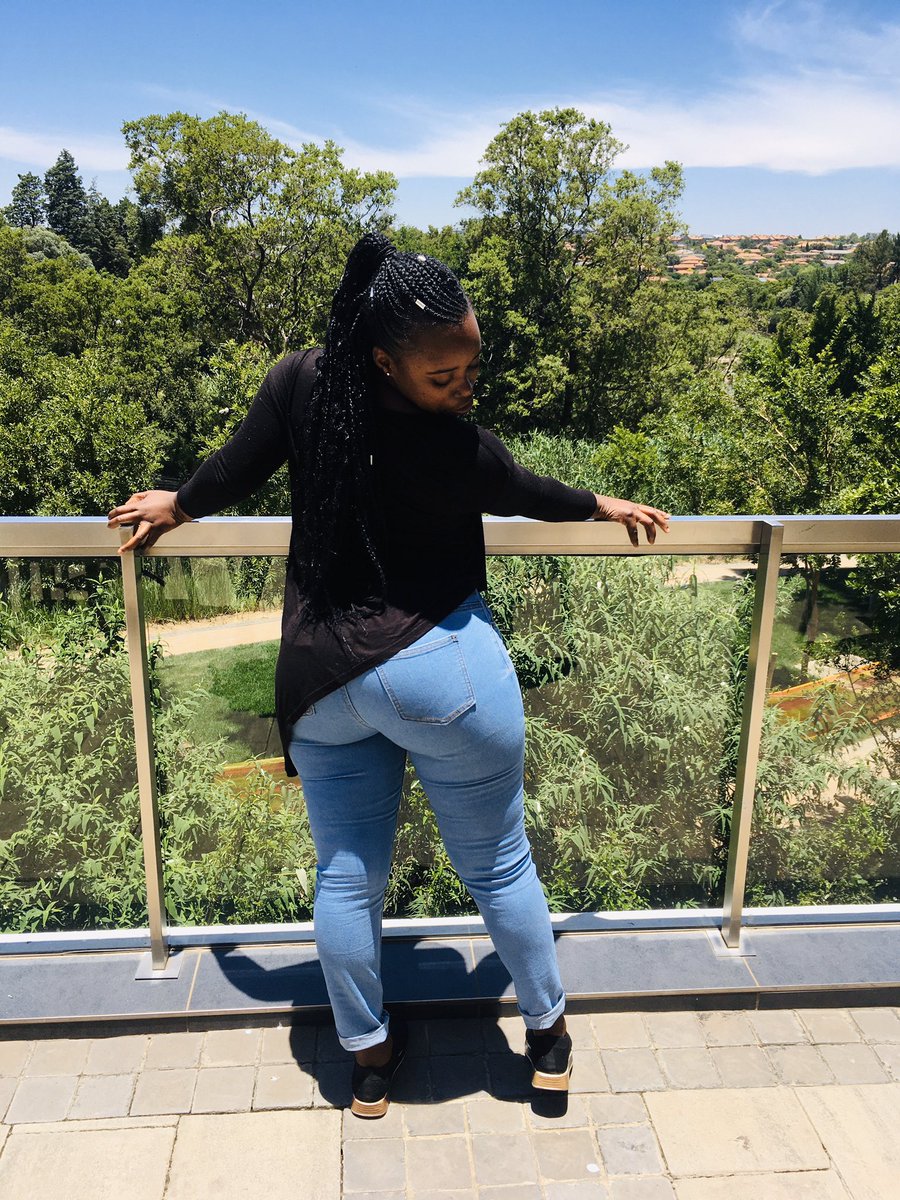 Ayanda_Benguu's tweet photo. @danielmarven I hope I'm not late #BootyForDaniel https://t.co/sSRQyLSsE9